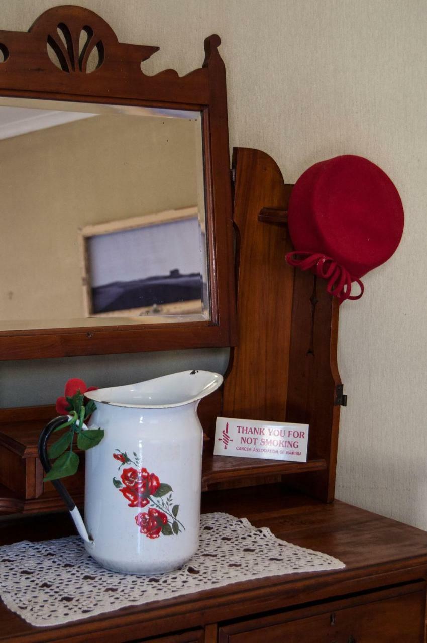 Obelix Guesthouse Lüderitz Екстериор снимка